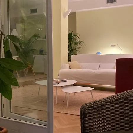 Coloniola House Apartmán *